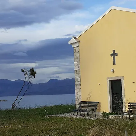 Mandola Corfu Períthia