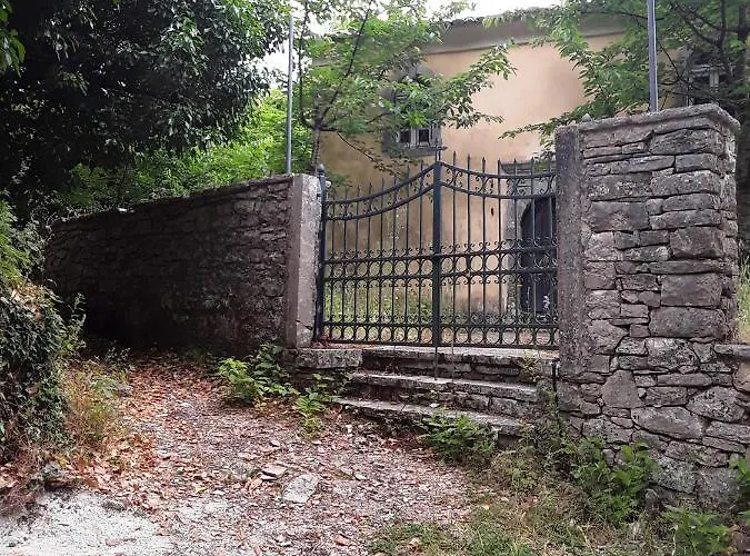 Mandola Corfu * Períthia