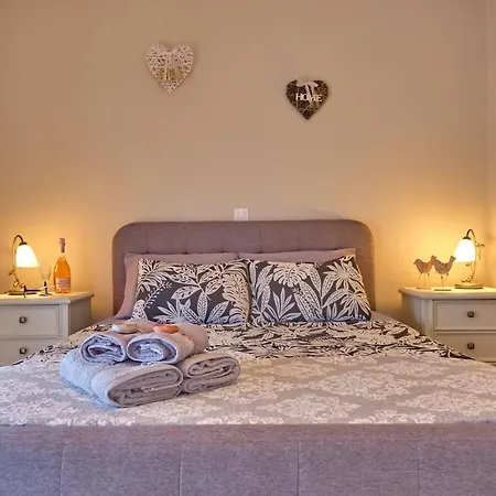 Mandola Corfu