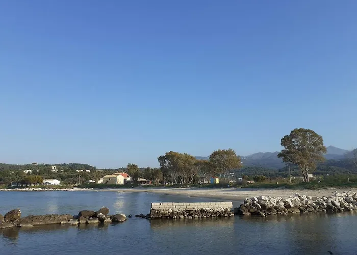 Mandola Corfu * Períthia